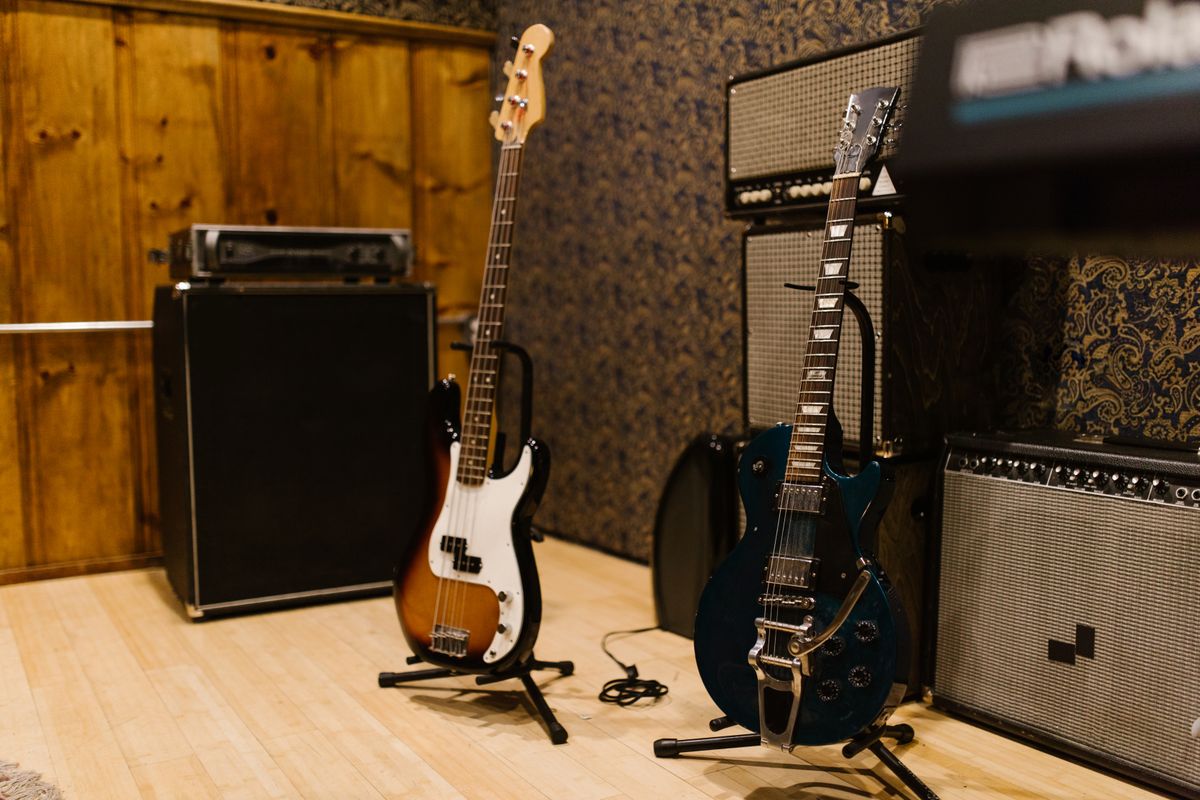 Salas de ensayo por hora para bandas sin estudio