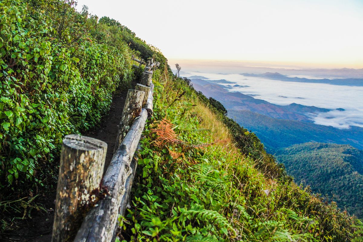 Rutas de montaña para principiantes cerca del valle
