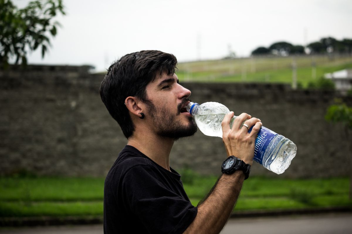 Hidratación: cuánta agua necesitas realmente al día