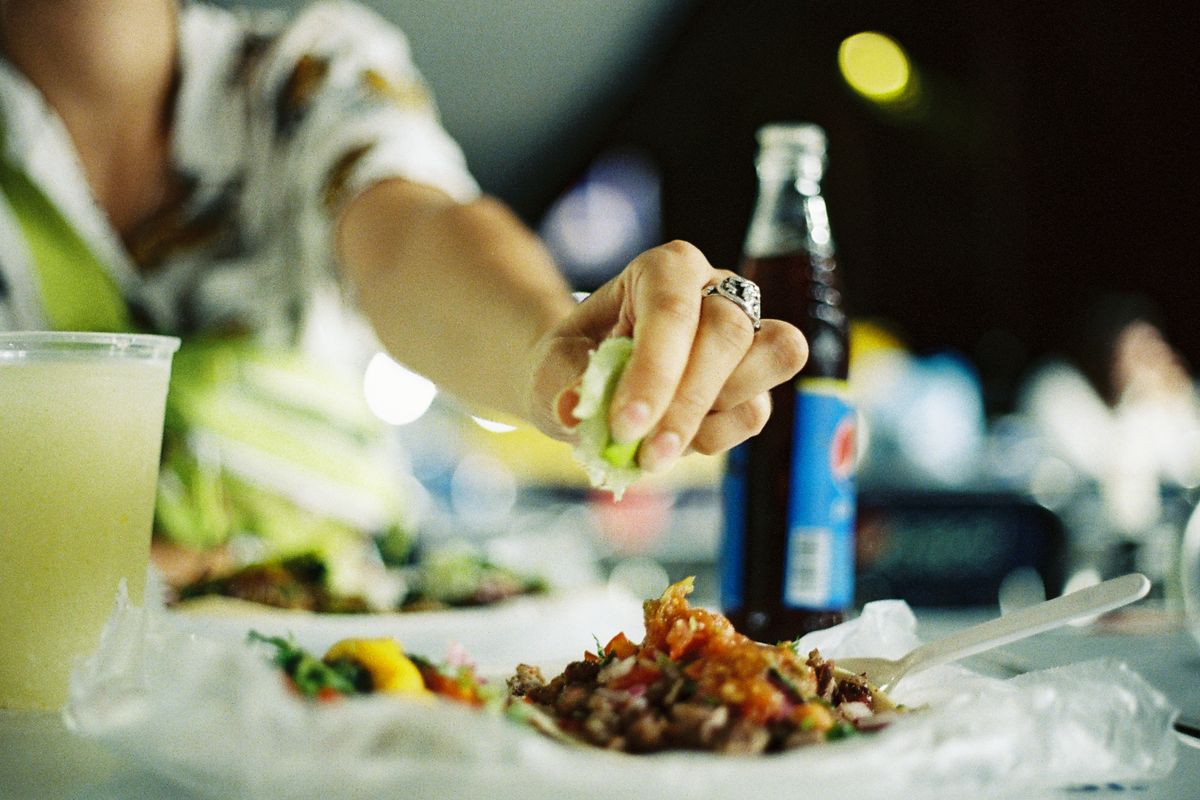 Mercados gastronómicos: dónde comer rico y barato