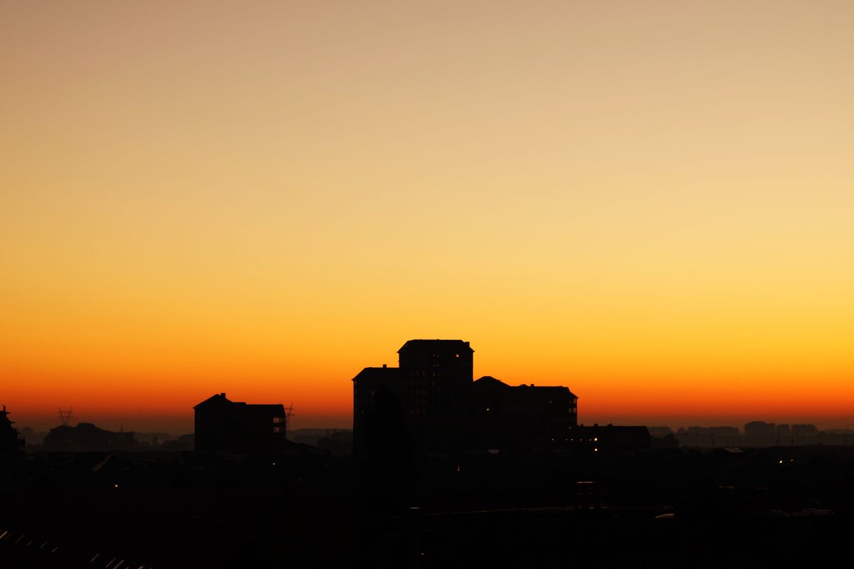 Los sonidos de la ciudad al amanecer